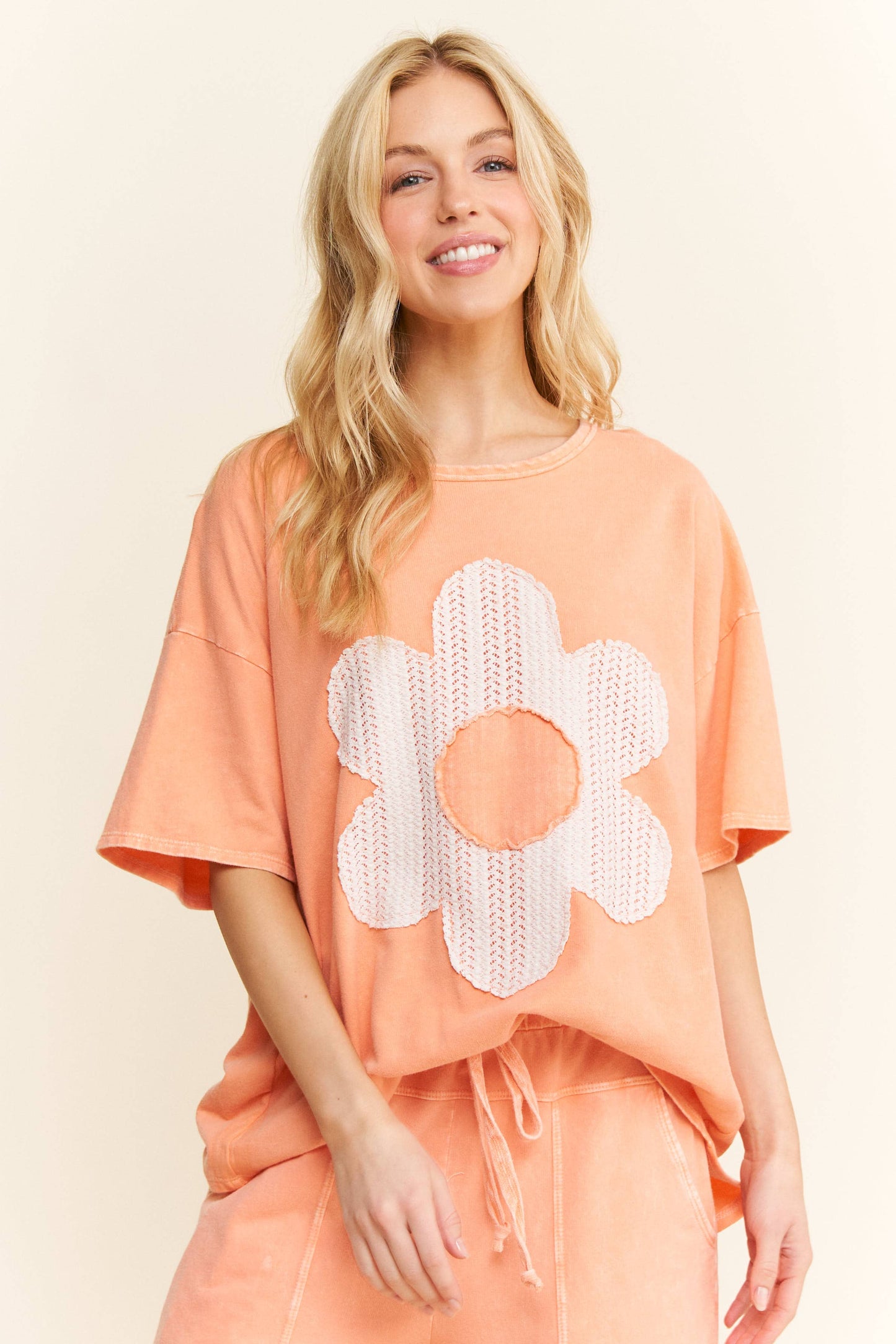 J.HER MINERAL WASHED FLOWER PATCH COTTON T-SHIRT PAPAYA