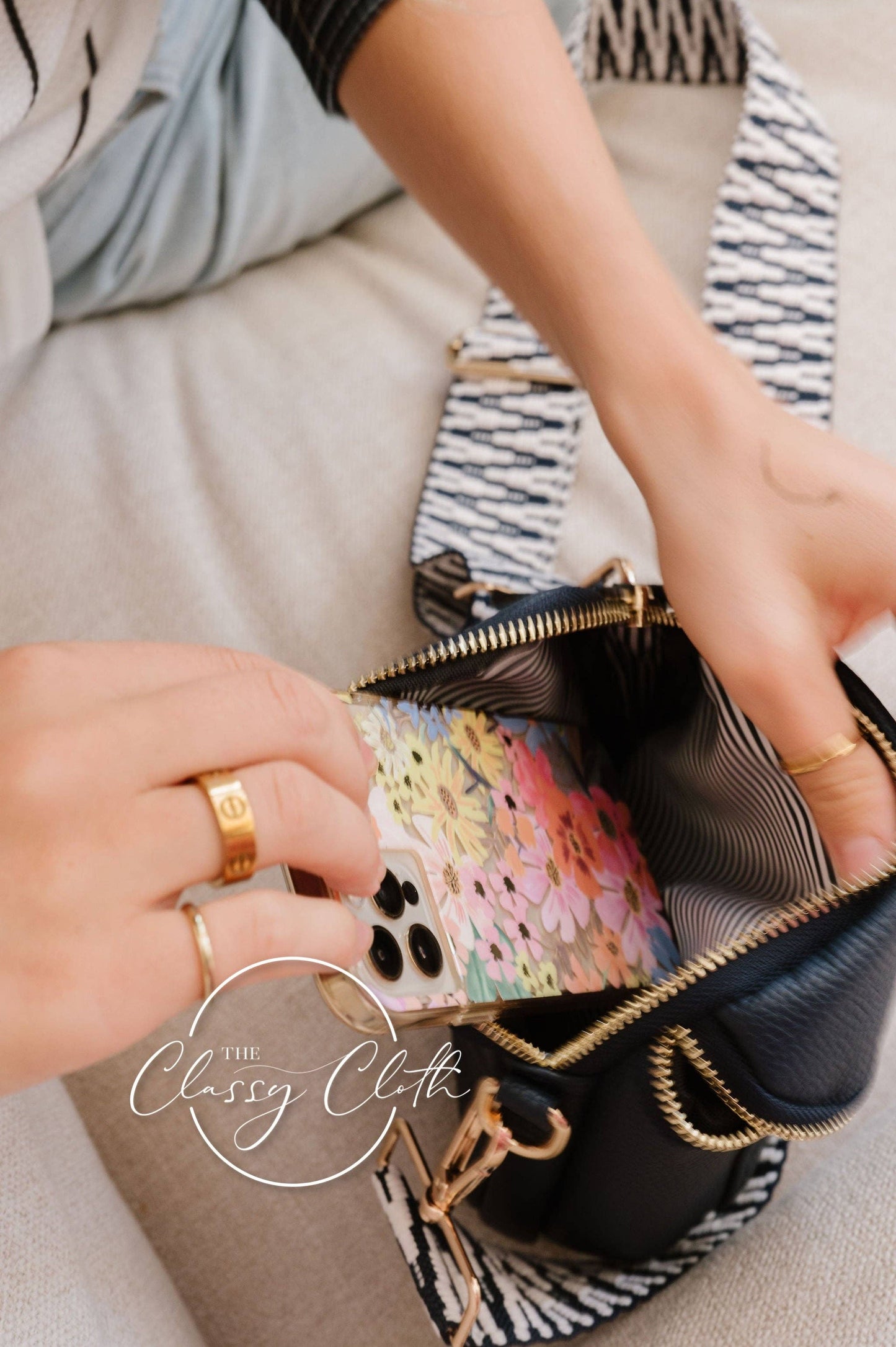 CORRINE CROSSBODY BAG- NAVY WHITE ZIG ZAG STRIPE