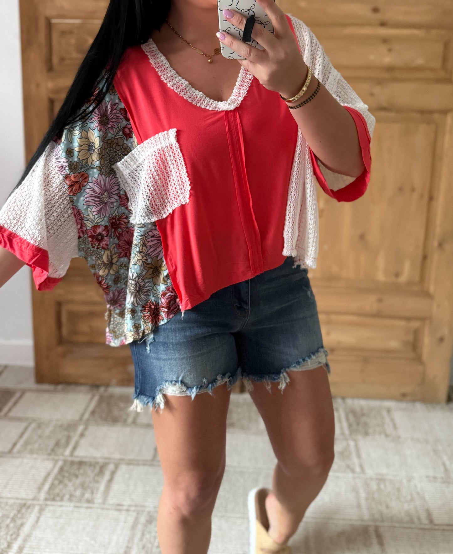 POL: FLORAL CROCHET PEACH ECHO TOP