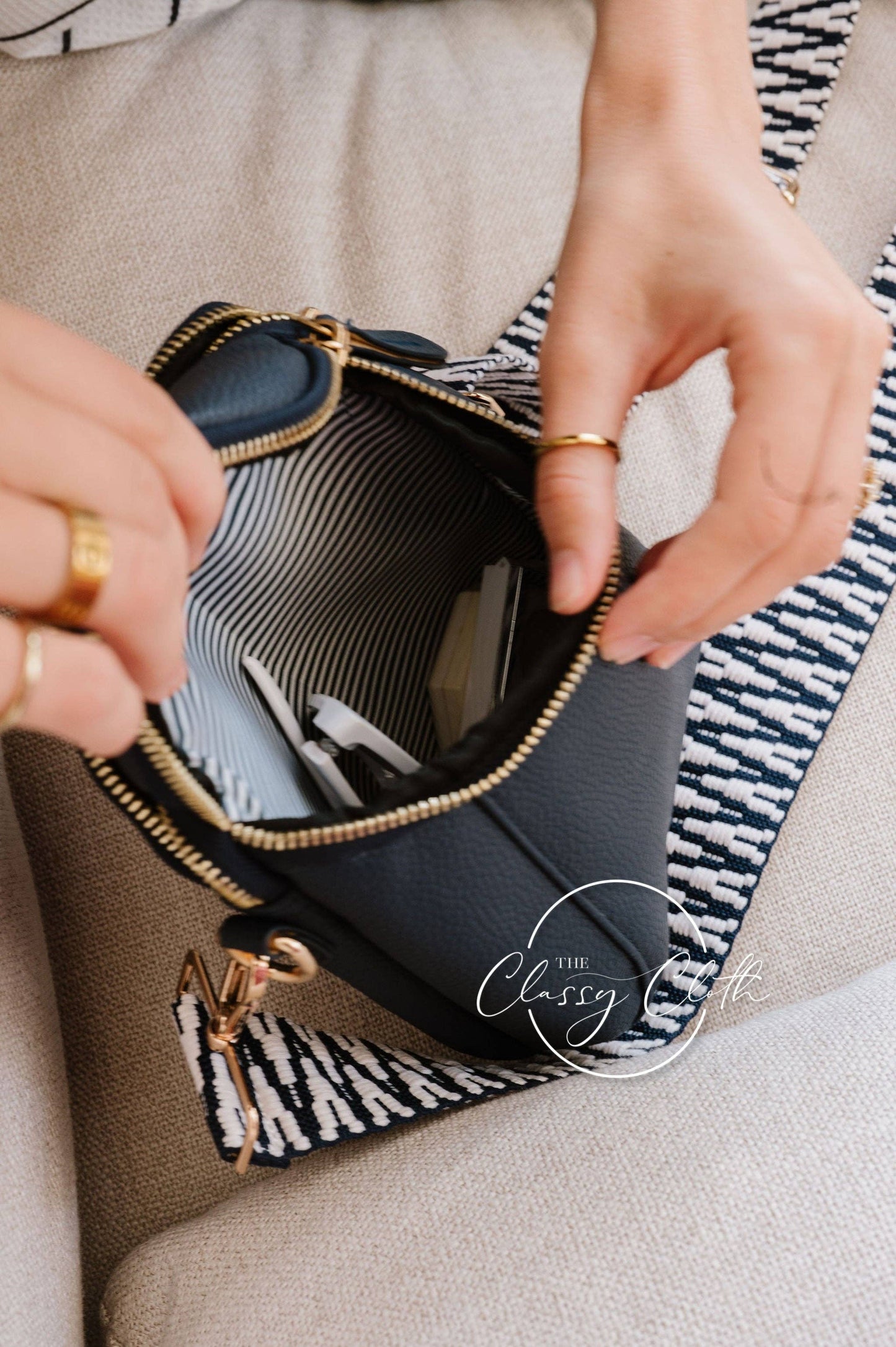 CORRINE CROSSBODY BAG- NAVY WHITE ZIG ZAG STRIPE