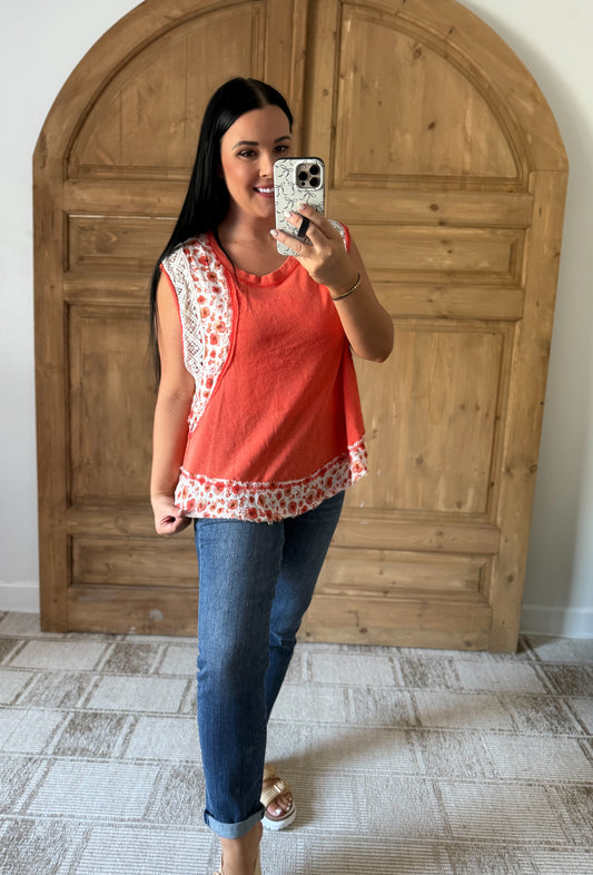 POL Floral Frayed Hem Crochet Cap Sleeve Top