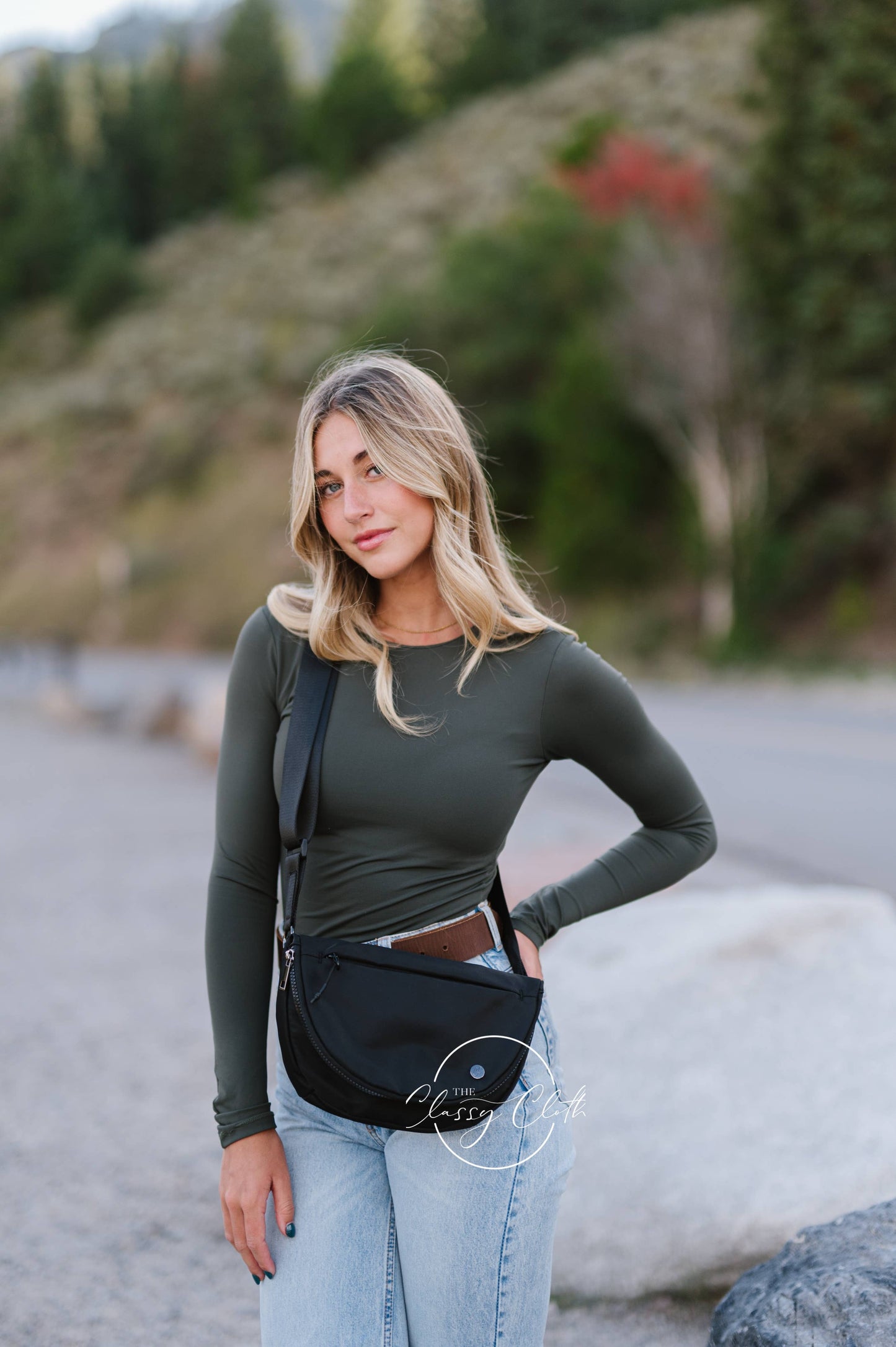 MARGOT MOON BELT BAG- BLACK