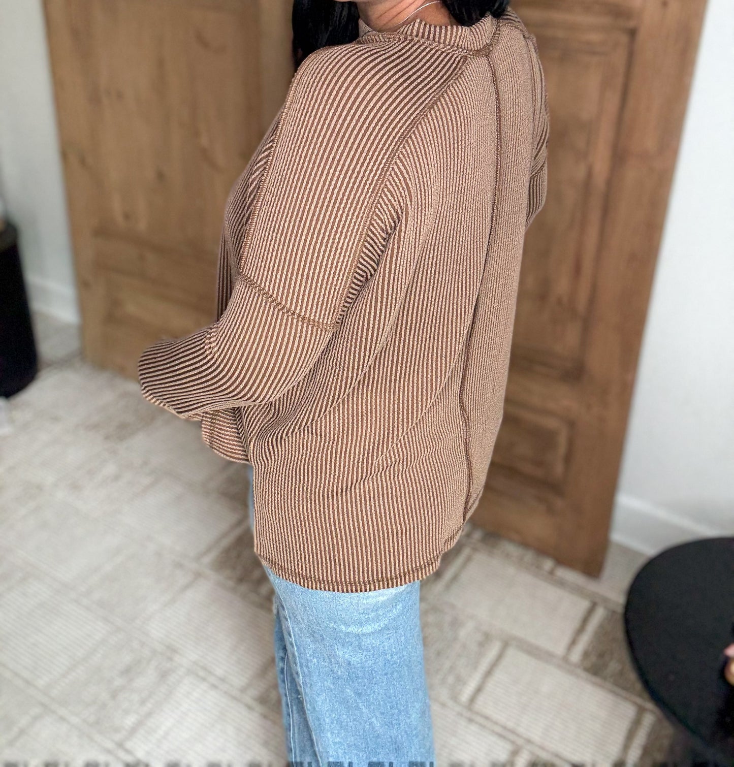ON THE RUN RIBBED LONG SLEEVE STRETCHY TOP- Brown