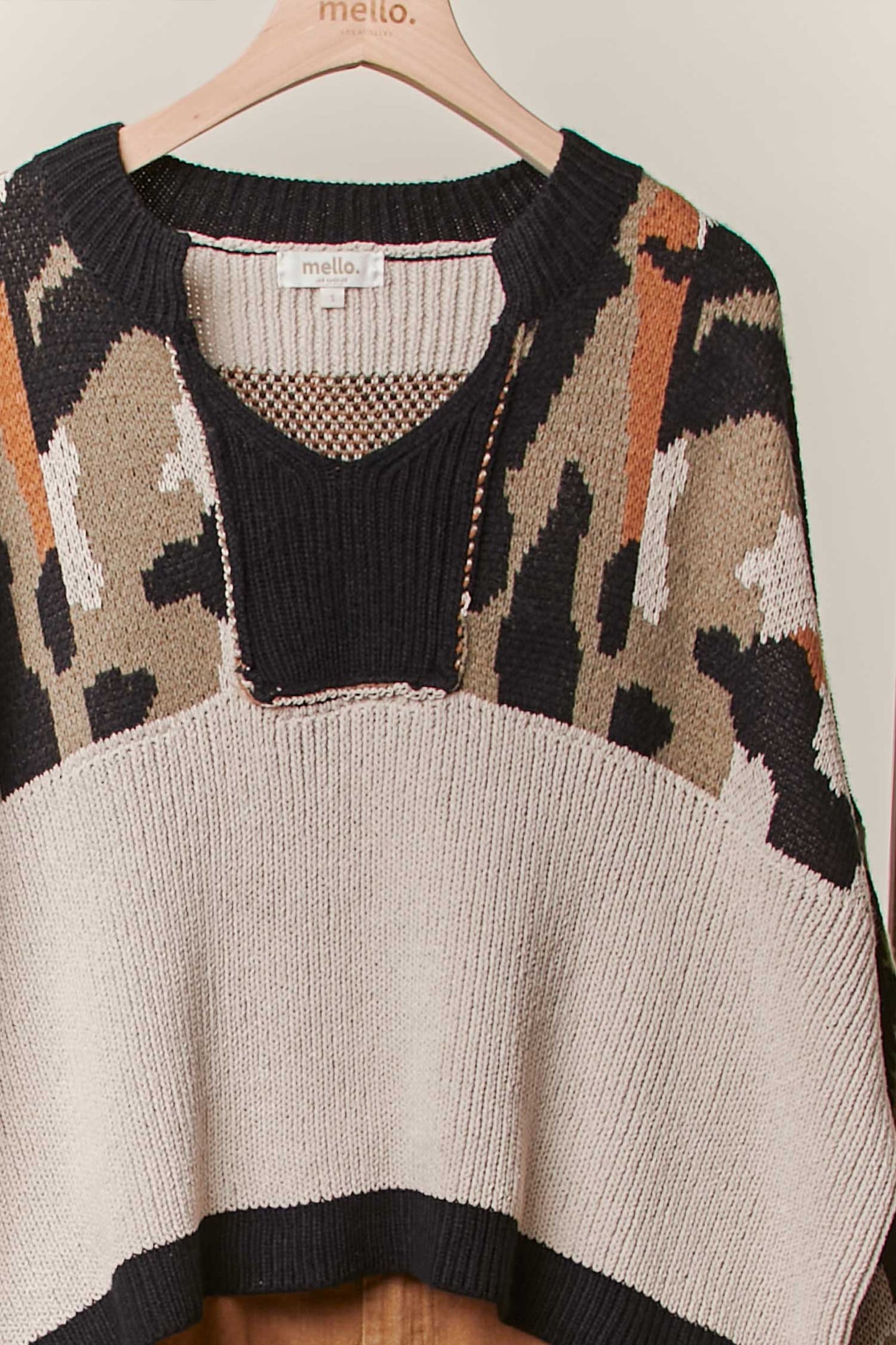 SOFT PULLOVER WITH CAMOUFLAGE DETAILS TOP