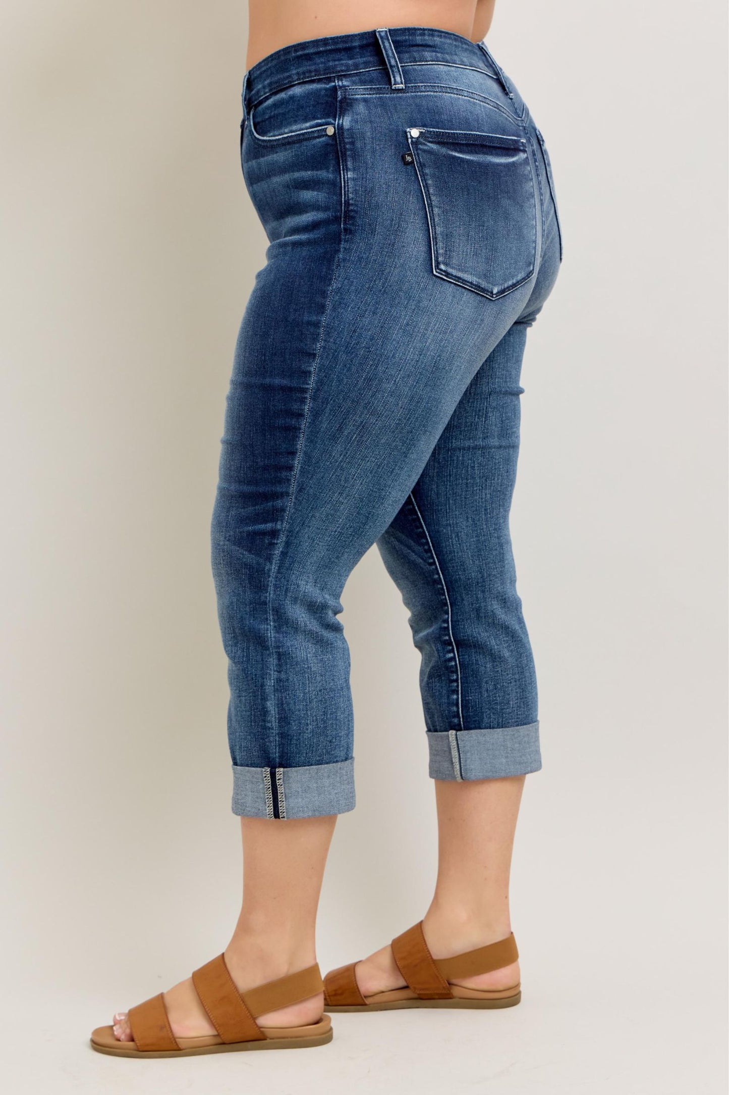 JUDY BLUE JESSIE MID RISE CUFFED CAPRI
