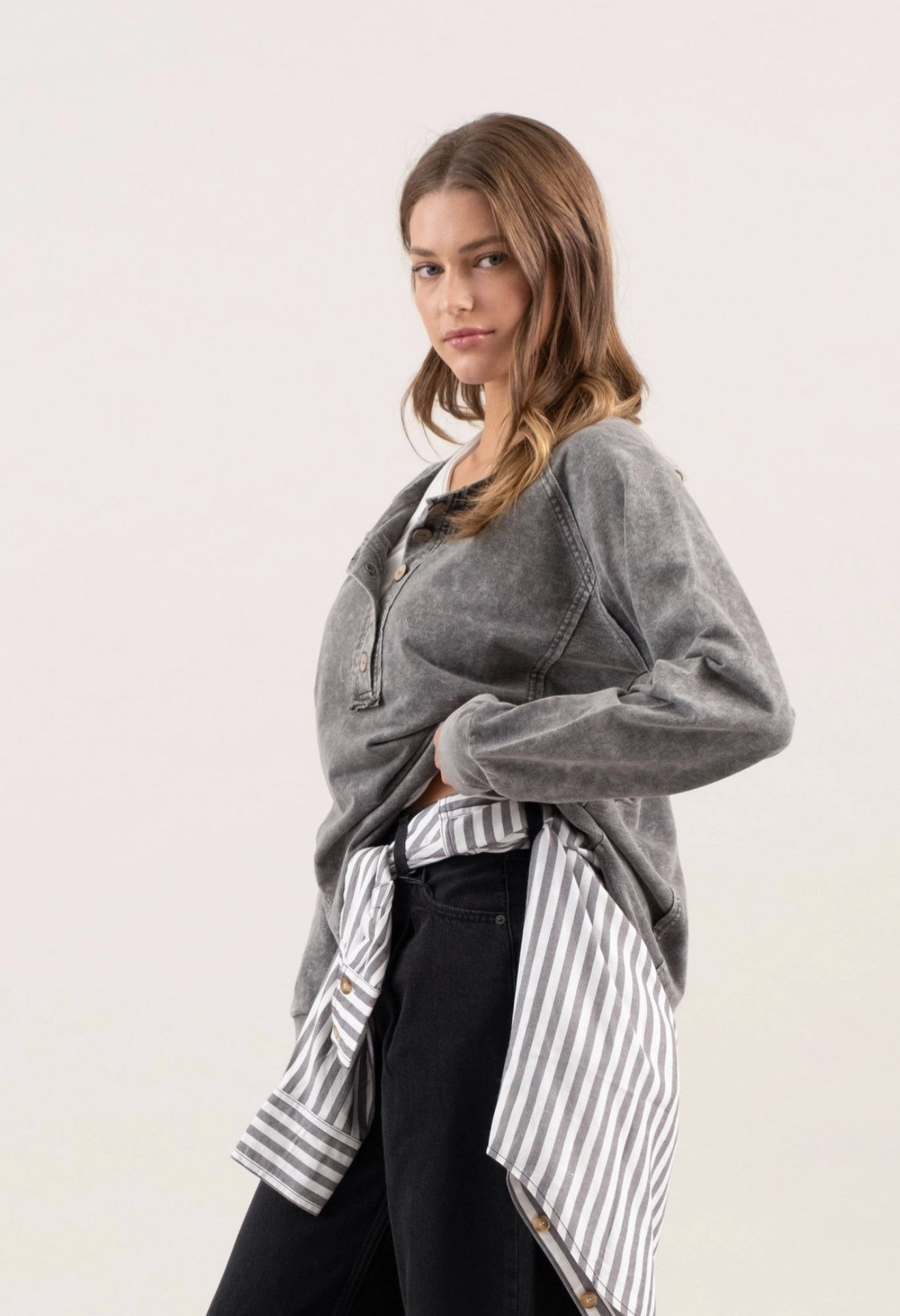 WASHED HENLEY RAGLAN LONG SLEEVE TOP