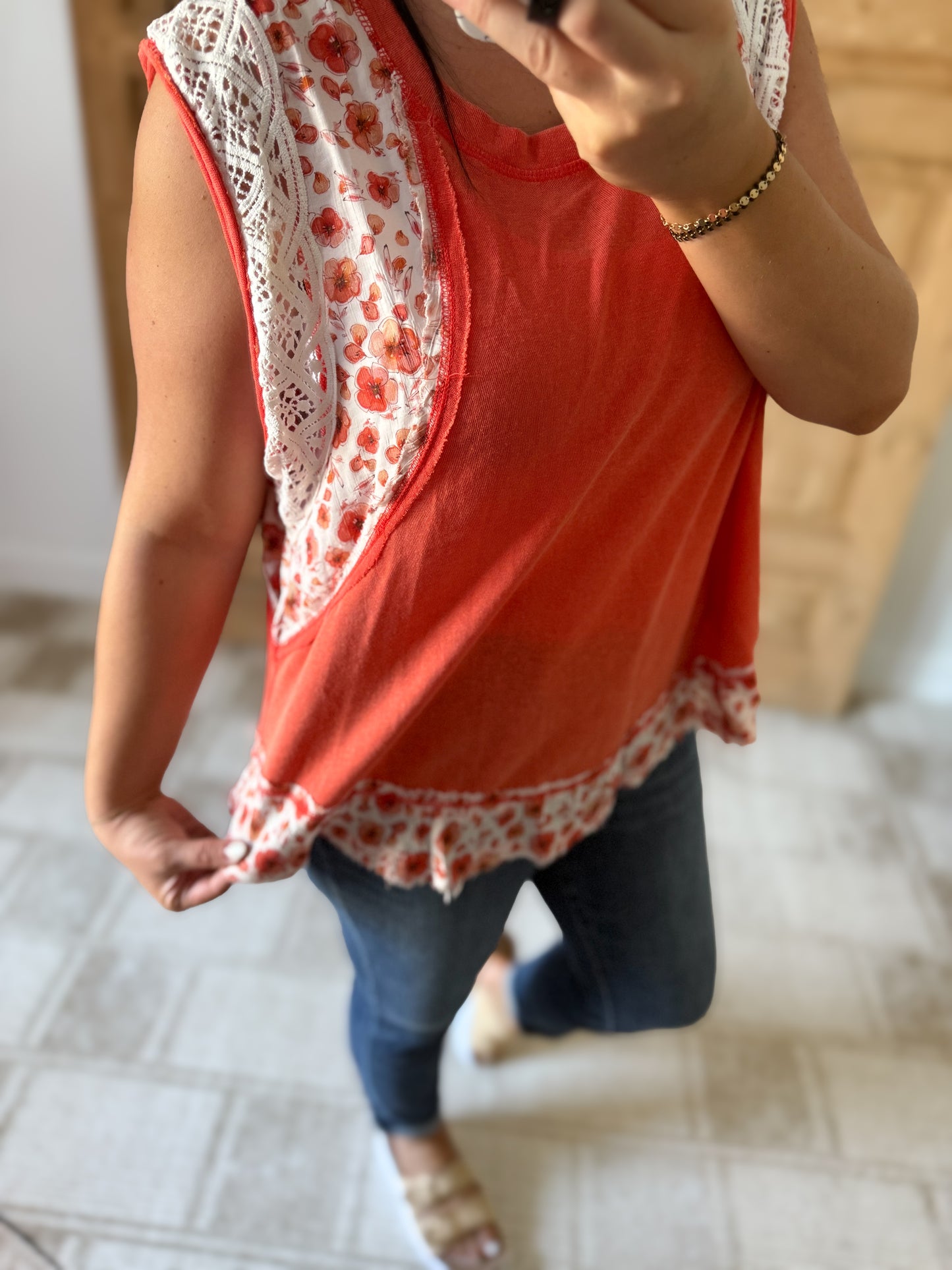 POL Floral Frayed Hem Crochet Cap Sleeve Top