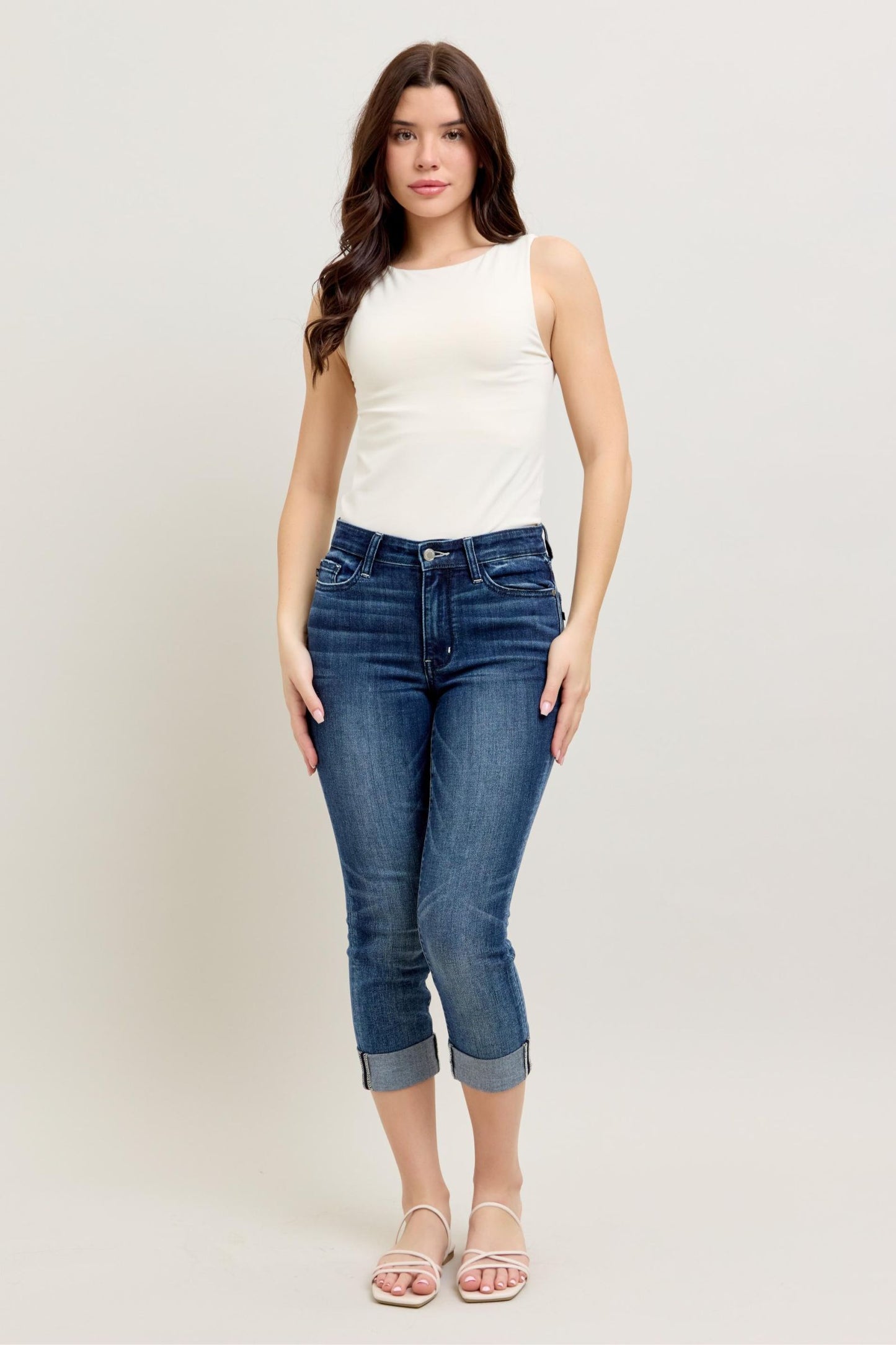 JUDY BLUE JESSIE MID RISE CUFFED CAPRI