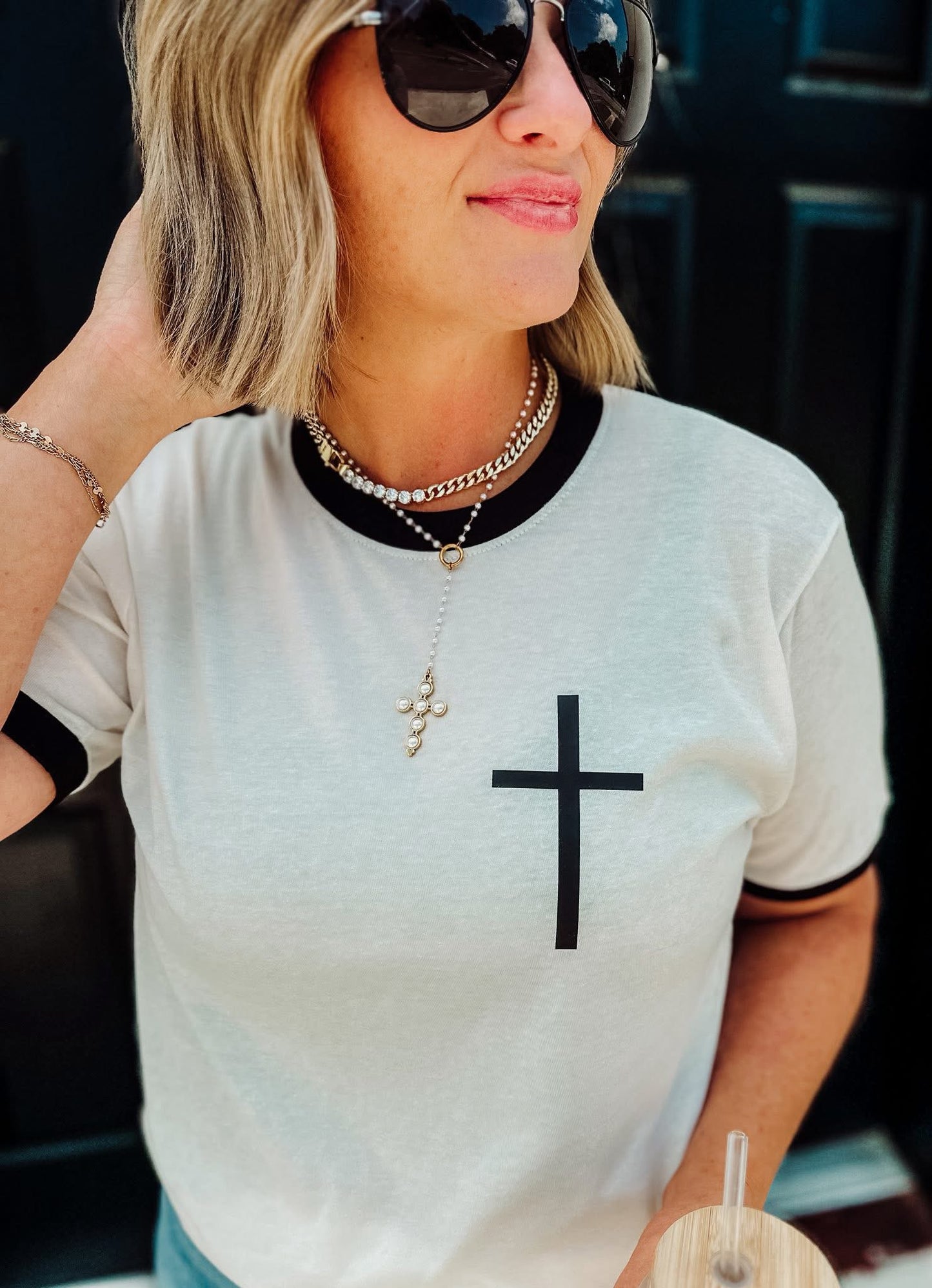 DAUGHTER OF THE KING CHRISTIAN GRAPHIC T-SHIRT