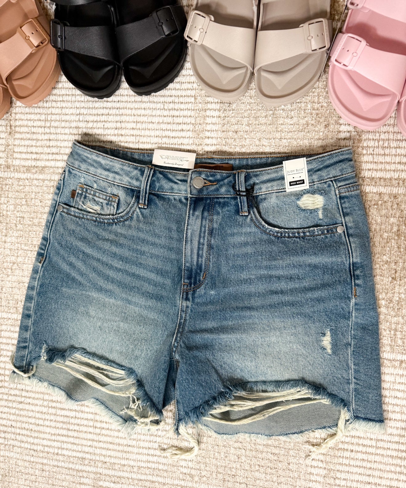 JUDY BLUE HIGH WAIST VINTAGE WASH FREY SHORTS