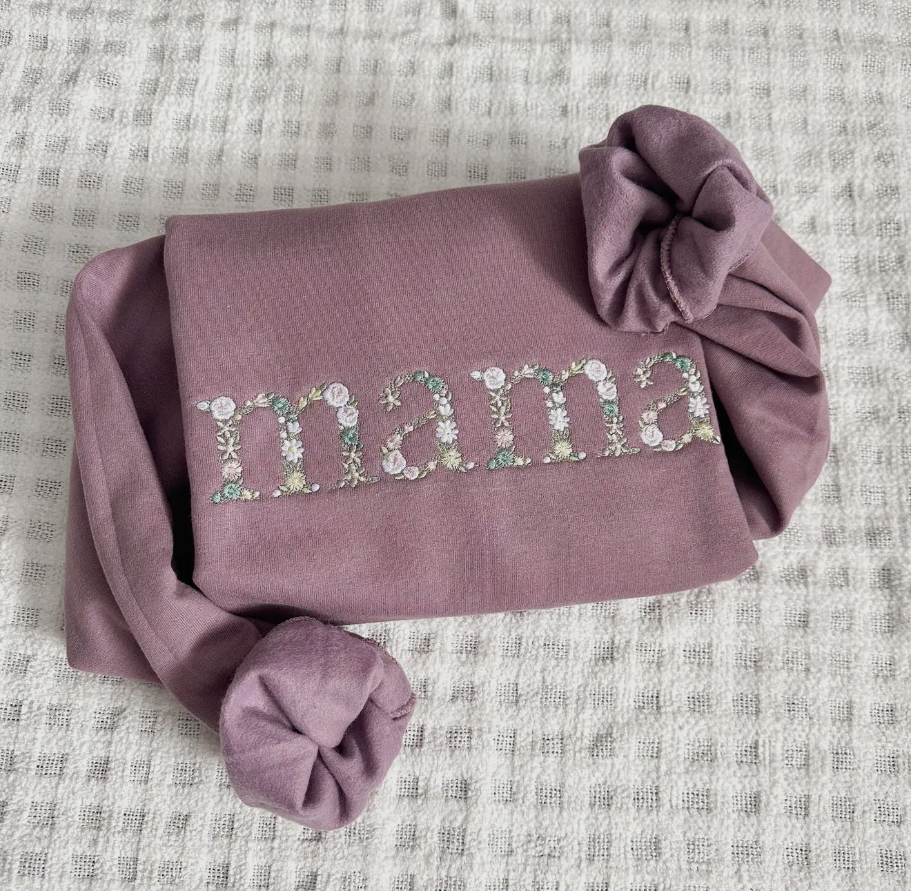 MAMA EMBROIDERED CREWNECK