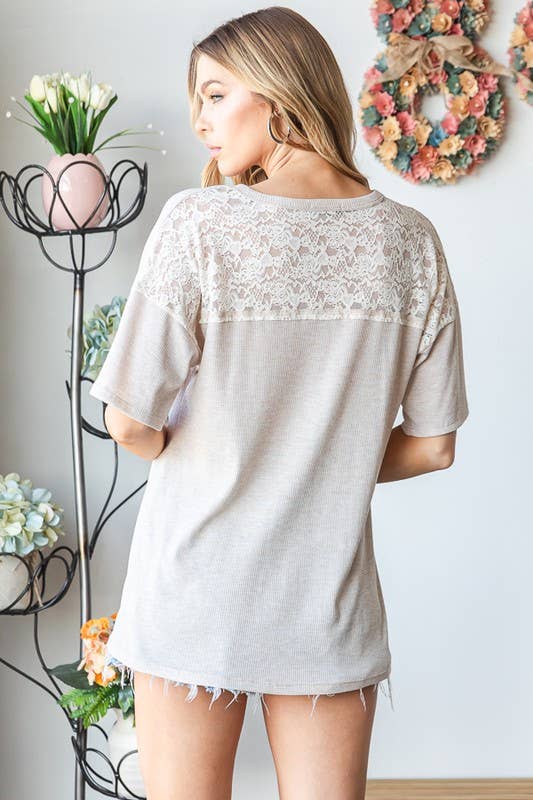 SOLID AND LACE TOP WITH POCKET: OATMEAL