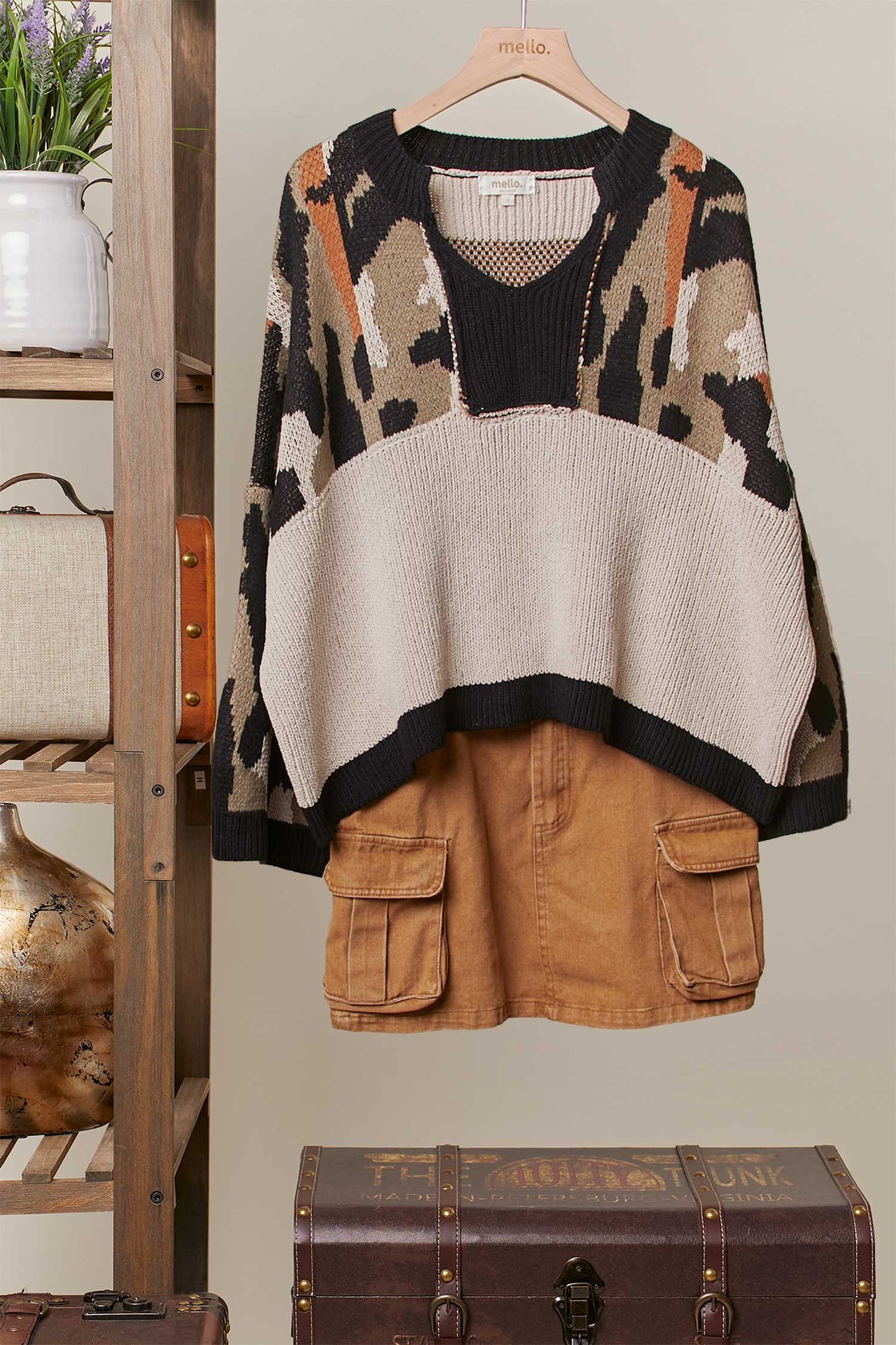SOFT PULLOVER WITH CAMOUFLAGE DETAILS TOP