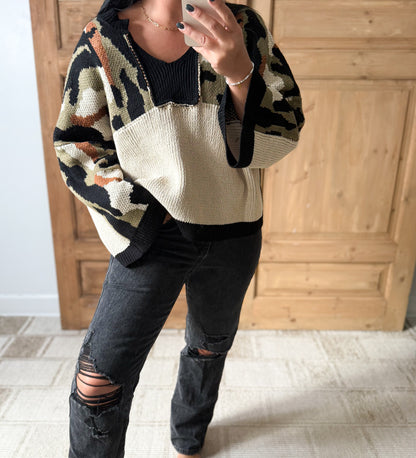 SOFT PULLOVER WITH CAMOUFLAGE DETAILS TOP