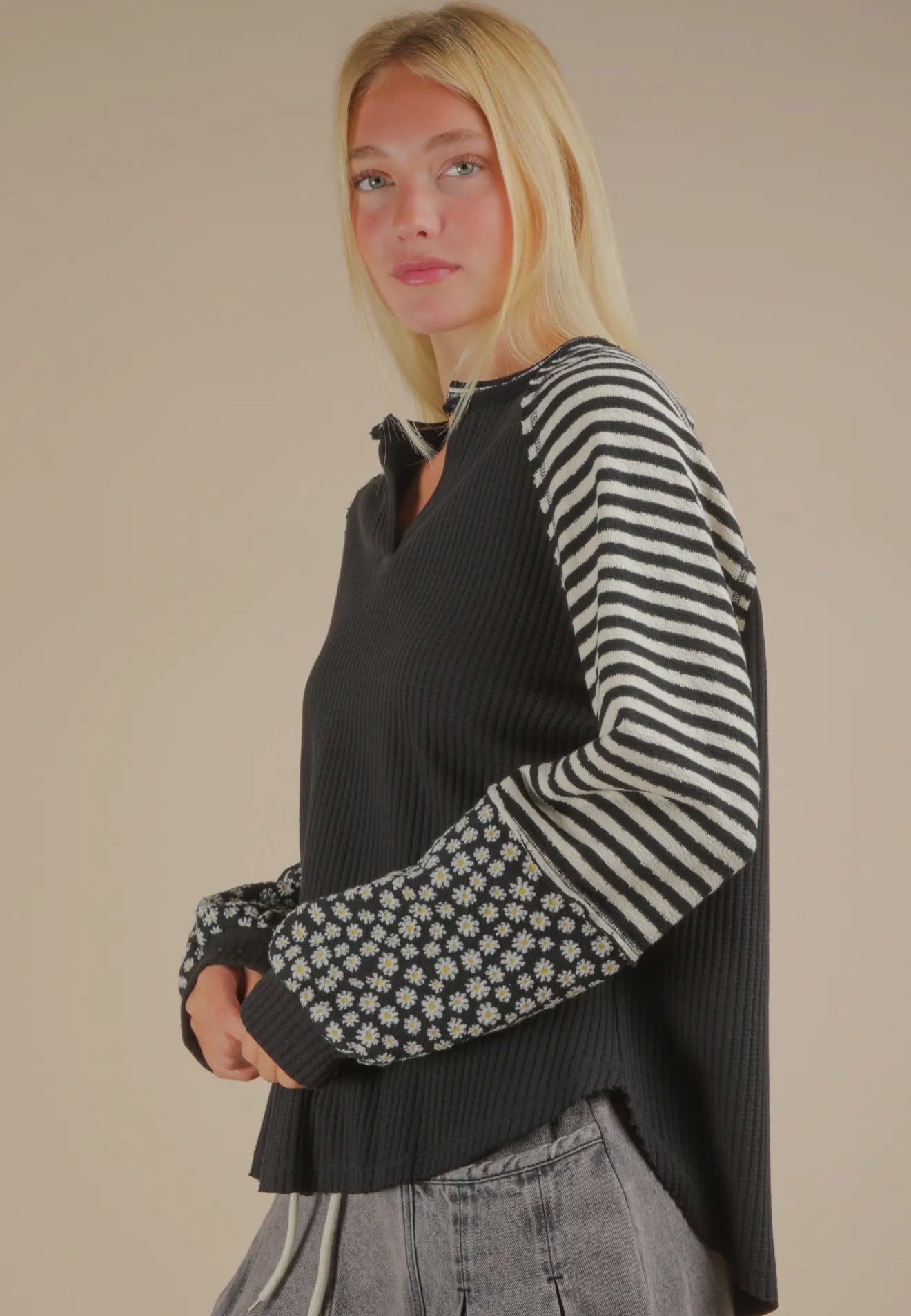 ALL IN THE DETAILS THERMAL FALL FLORAL TOP- BLACK