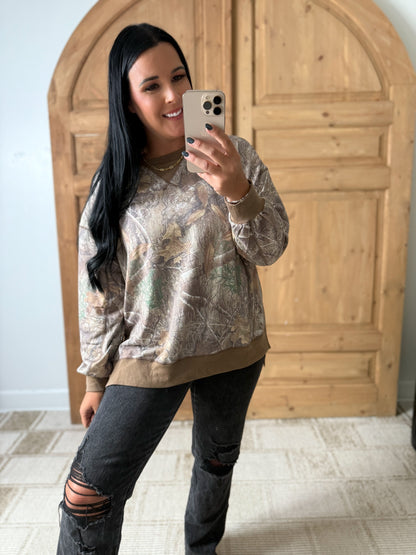 CAMO OVERSIZED SOFT SPLIT SEAM PULLOVER