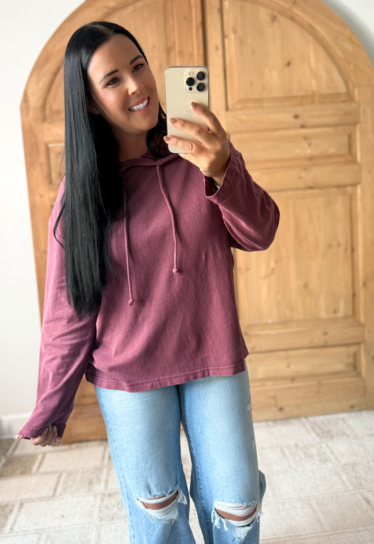 OVERSIZED HOODED VINTAGE WASHED LONG SLEEVE TOP- CABERNET