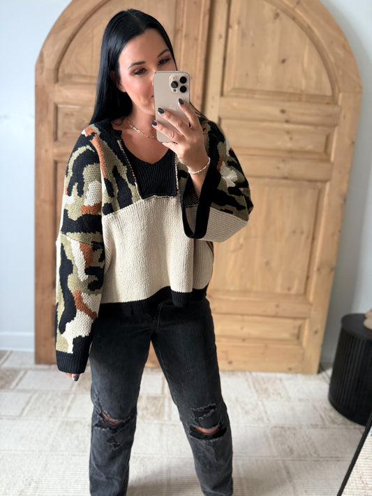 SOFT PULLOVER WITH CAMOUFLAGE DETAILS TOP