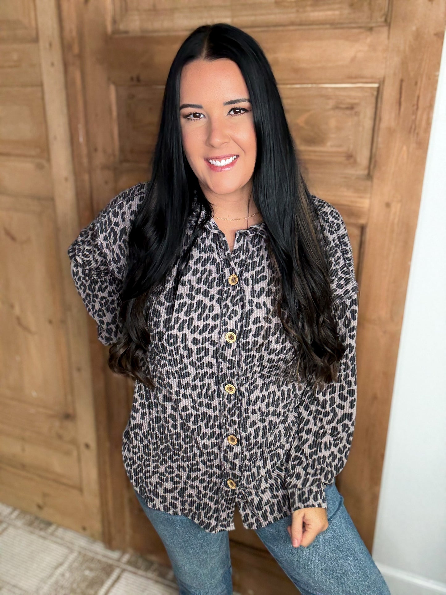 *DOORBUSTER RIBBED ANIMAL PRINT BUTTON DOWN TOP