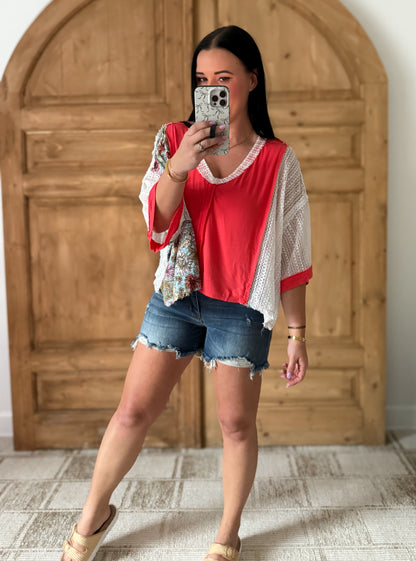 POL: FLORAL CROCHET PEACH ECHO TOP