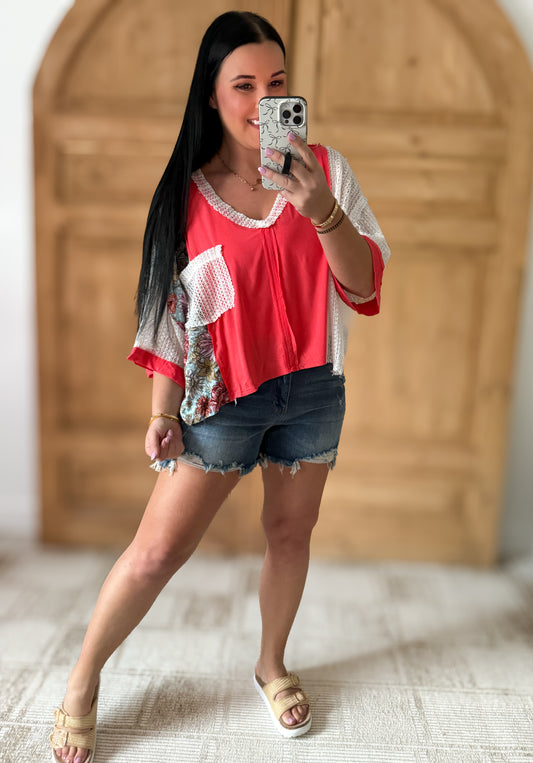 POL: FLORAL CROCHET PEACH ECHO TOP