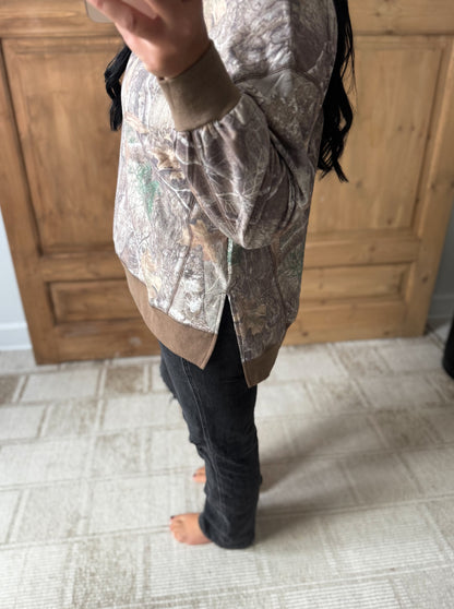 CAMO OVERSIZED SOFT SPLIT SEAM PULLOVER
