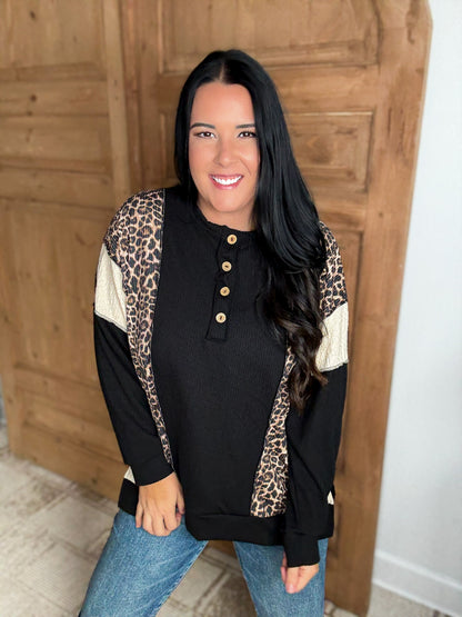 *DOORBUSTER ANIMAL PRINT BUTTON TOP