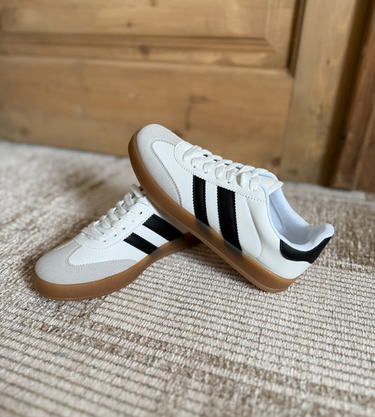AVA TWO STRIPED TRENDY SNEAKER - WHITE & BLACK