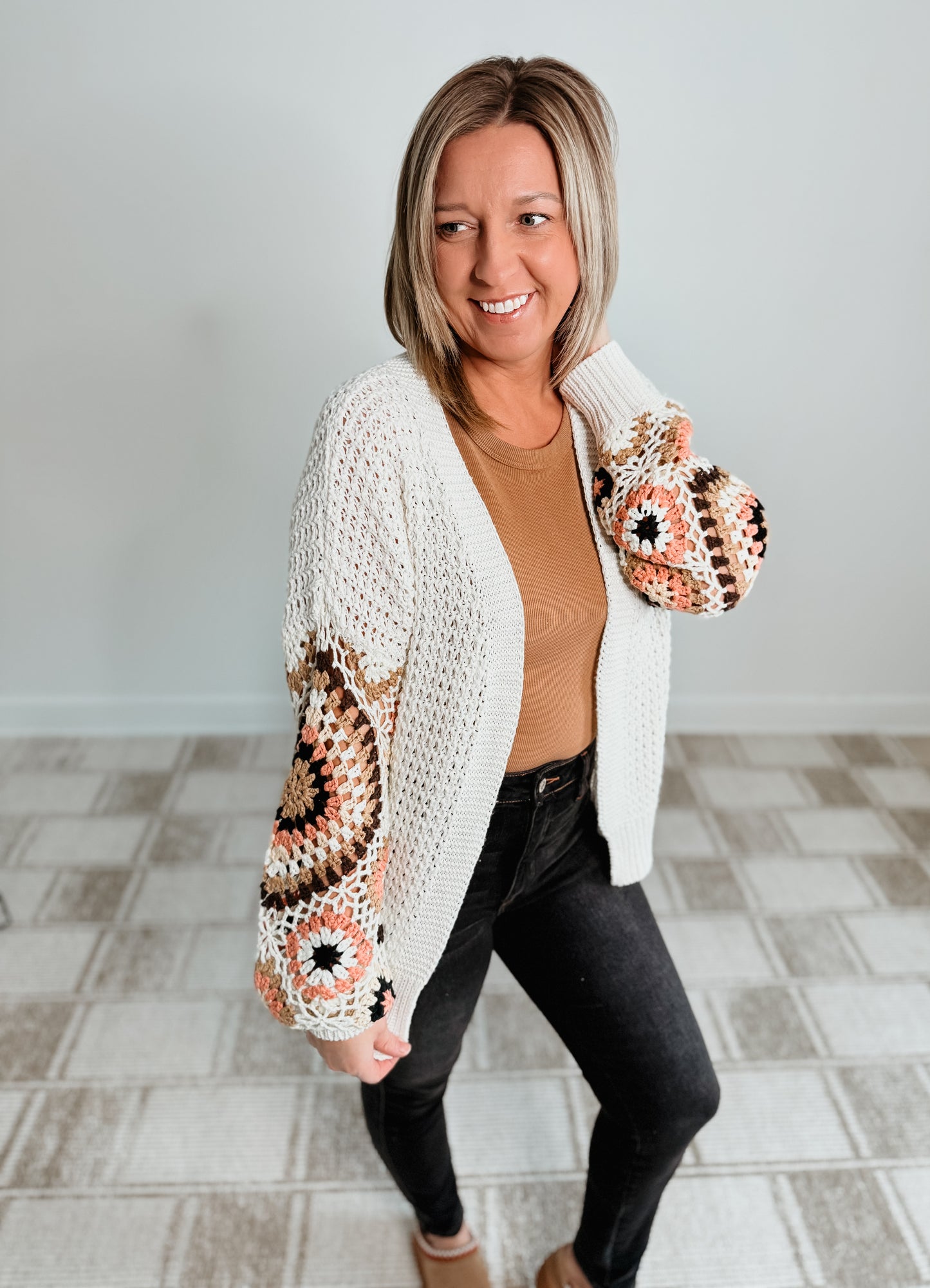 CROCHET NEUTRAL SLEEVE CARDIGAN