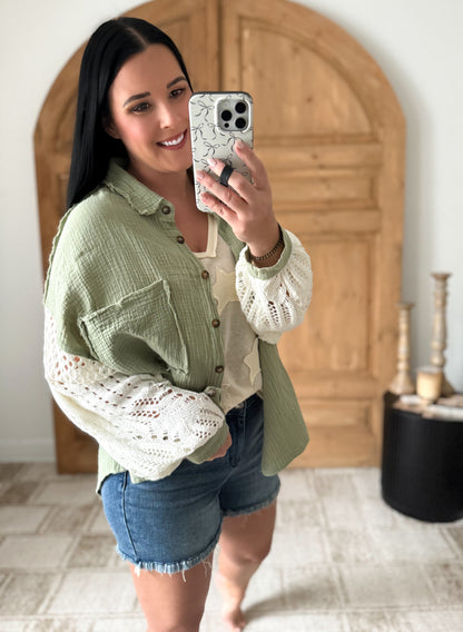 POL: GAUZE BUTTON DOWN SHACKET WITH SWEATER SLEEVE DETAIL-PISTACHIO SAGE
