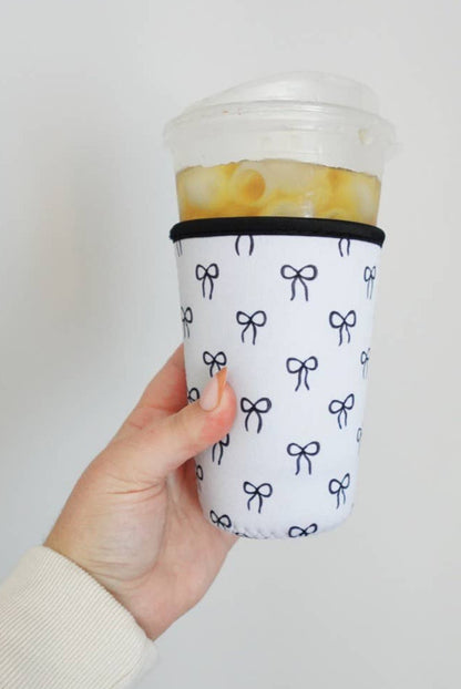 ICED COFFEE DRINK SLEEVE, BEVERAGE CUP SLEEVE: BEIGE CHECKER/MEDIUM/VENTI