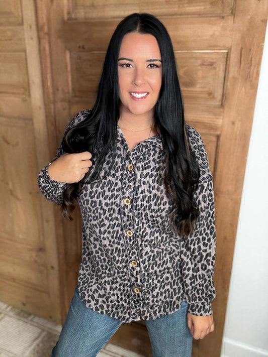 *DOORBUSTER RIBBED ANIMAL PRINT BUTTON DOWN TOP