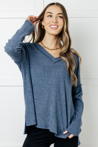 ONLINE EXCLUSIVE BASICALLY FREEZING BRUSHED HACCI TOP IN DUSTY BLUE