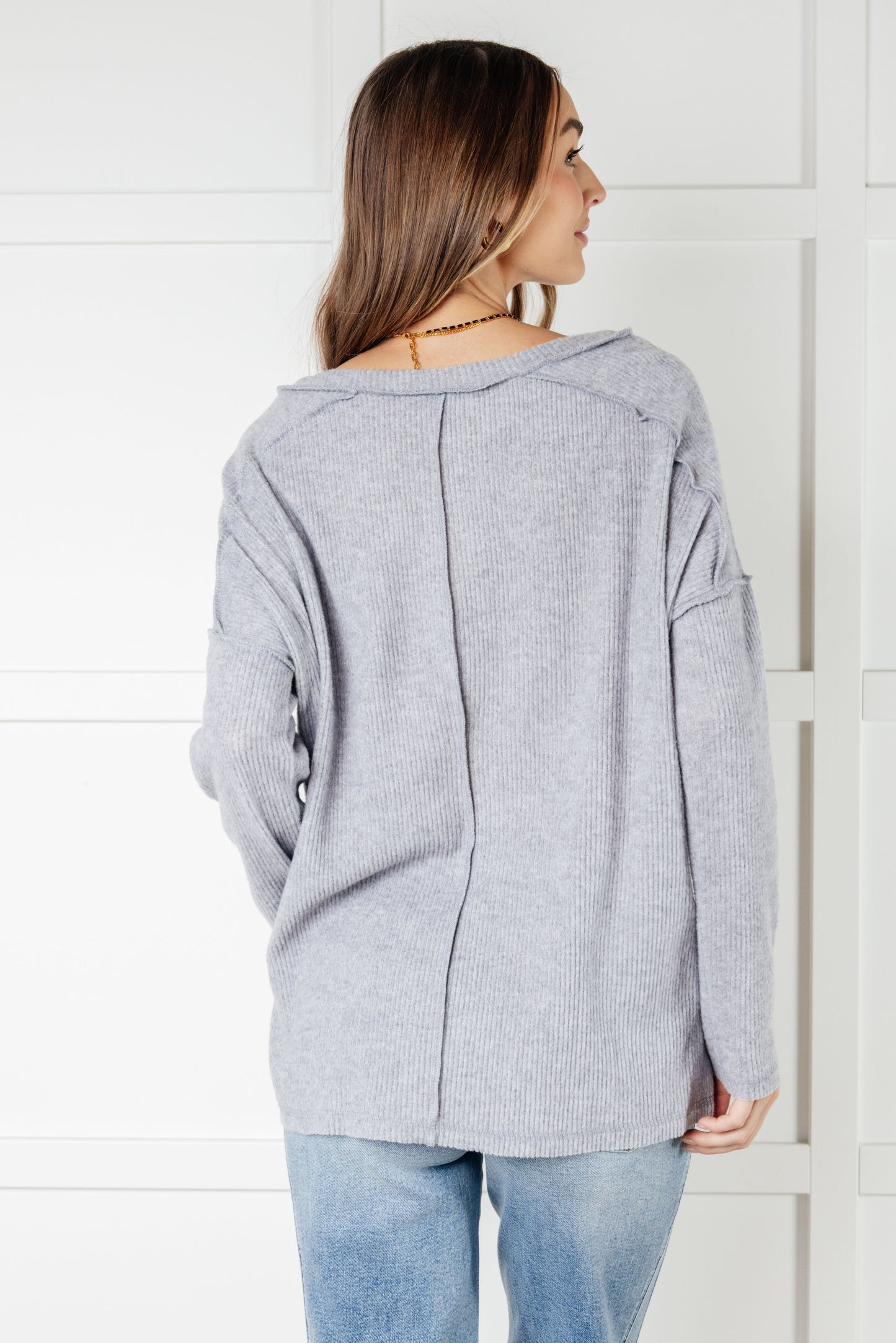 ONLINE EXCLUSIVE BASICALLY FREEZING BRUSHED HACCI TOP IN HEATHER GREY