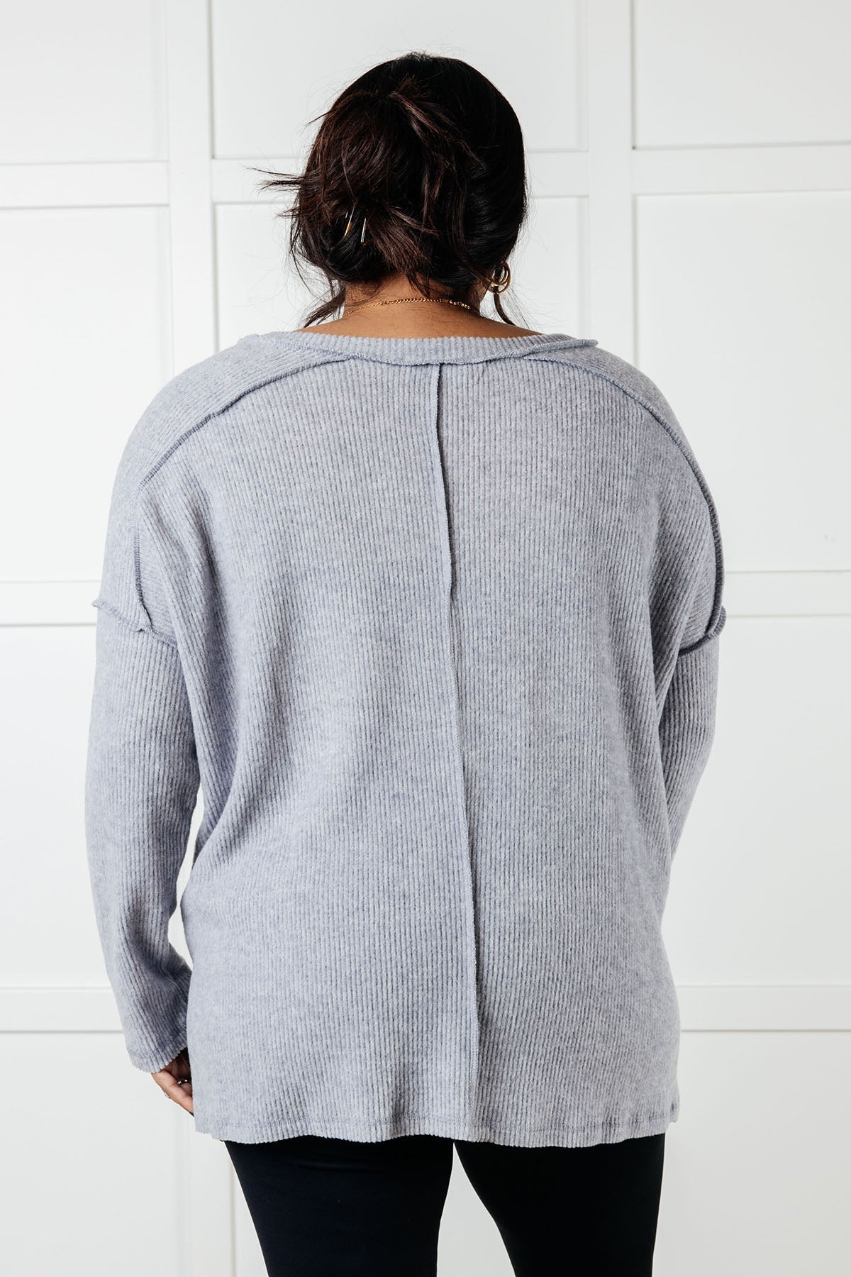 ONLINE EXCLUSIVE BASICALLY FREEZING BRUSHED HACCI TOP IN HEATHER GREY