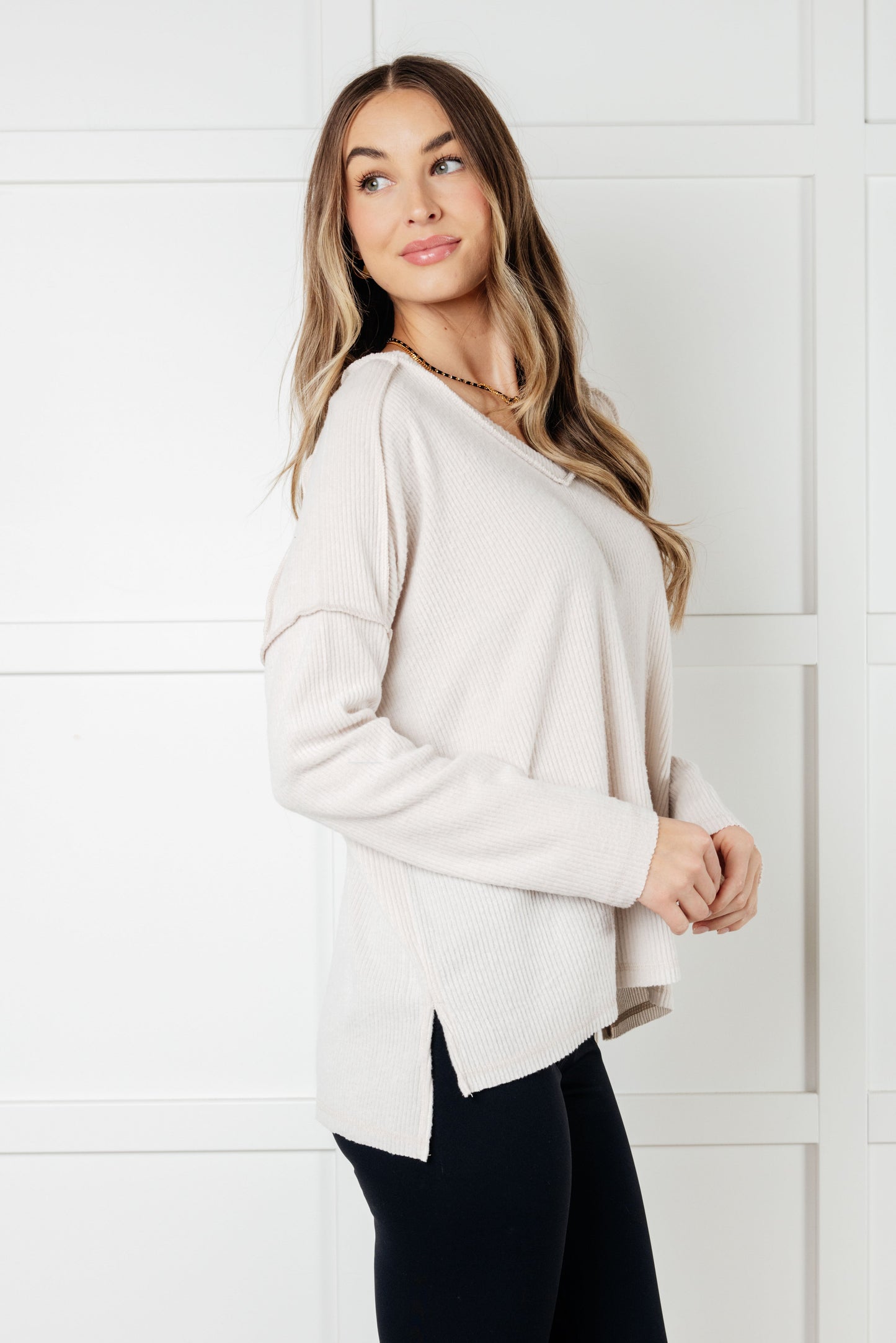 ONLINE EXCLUSIVE BASICALLY FREEZING BRUSHED HACCI TOP IN SAND BEIGE