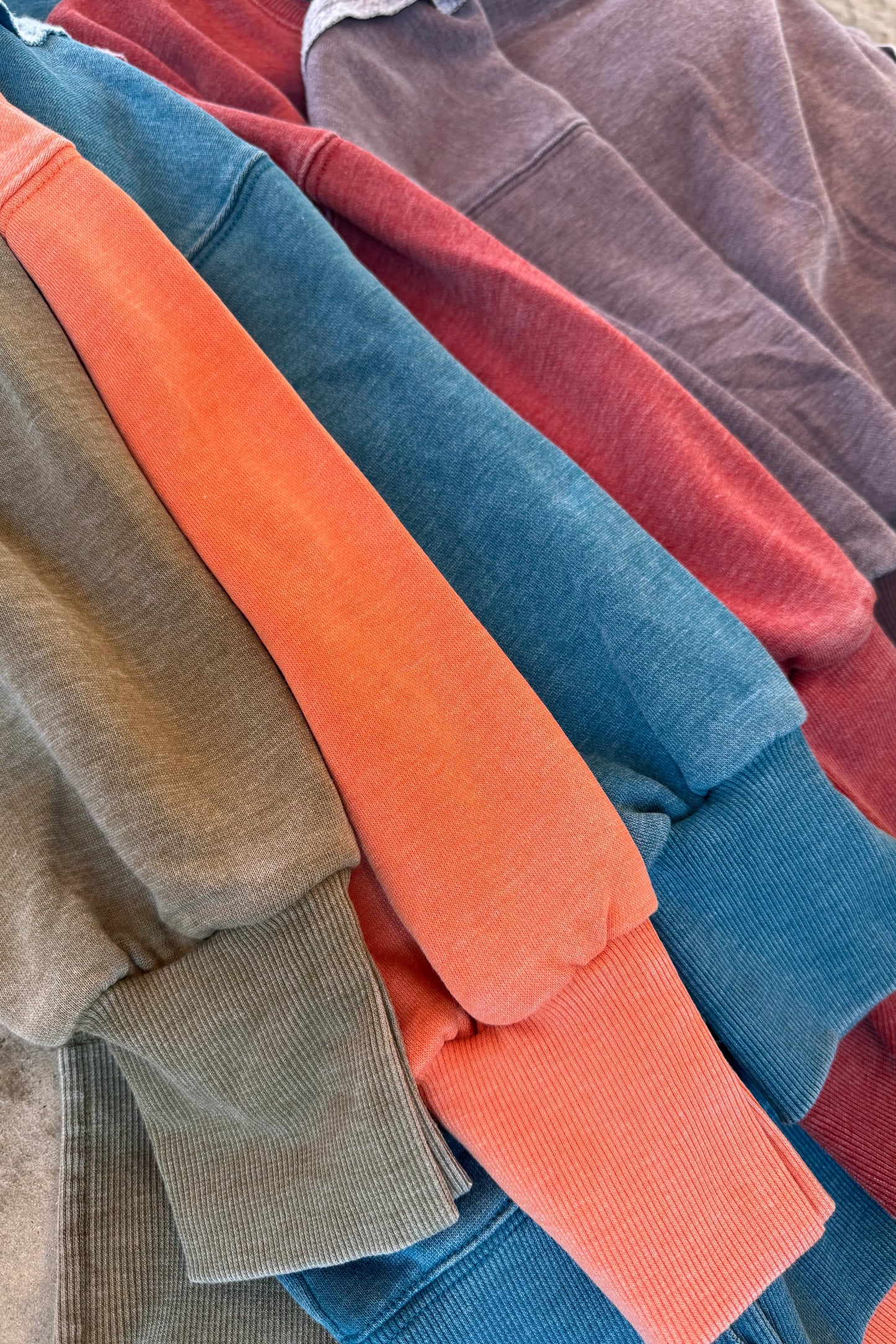 COLORS CLASSIC CREW PULLOVER* More Colors