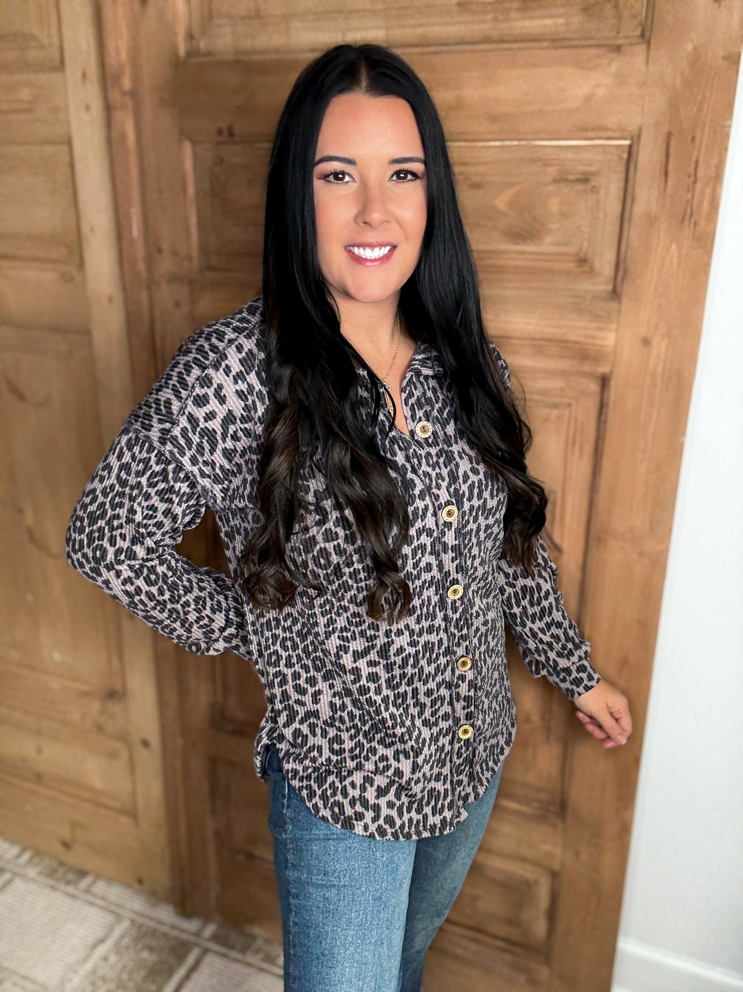 *DOORBUSTER RIBBED ANIMAL PRINT BUTTON DOWN TOP