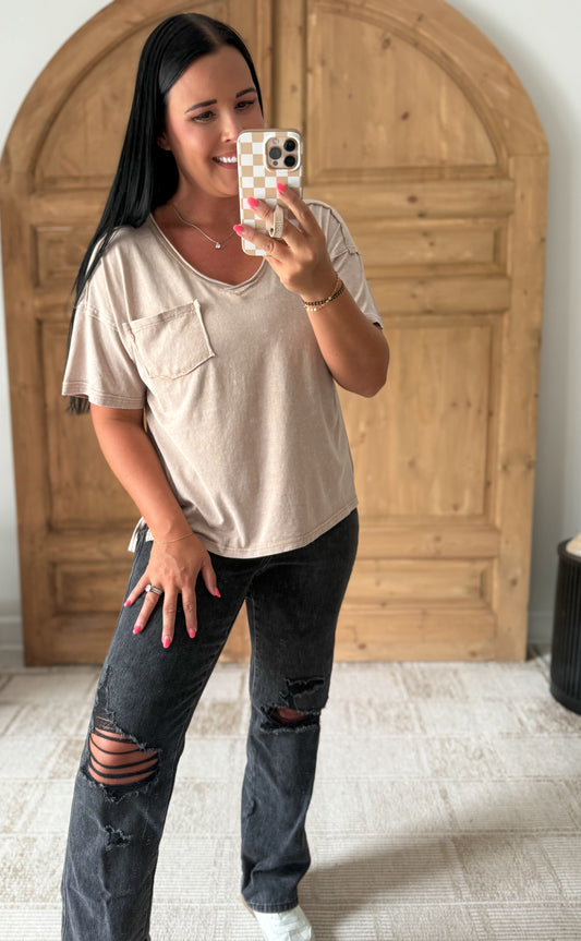 MINERAL WASHED V-NECK POCKET TOP-TAUPE