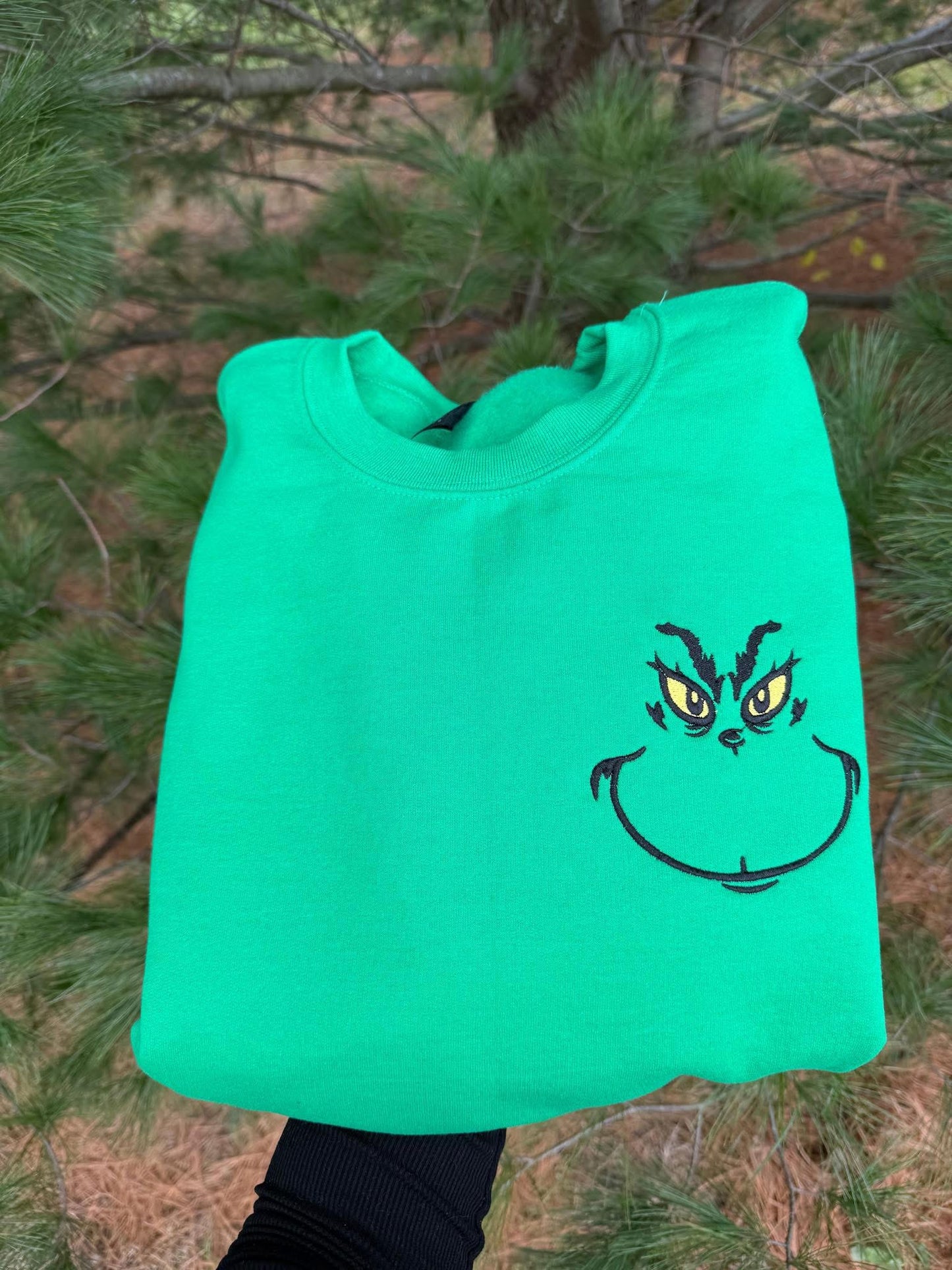 GRINCH EMBROIDERED CREWNECK SWEATSHIRT