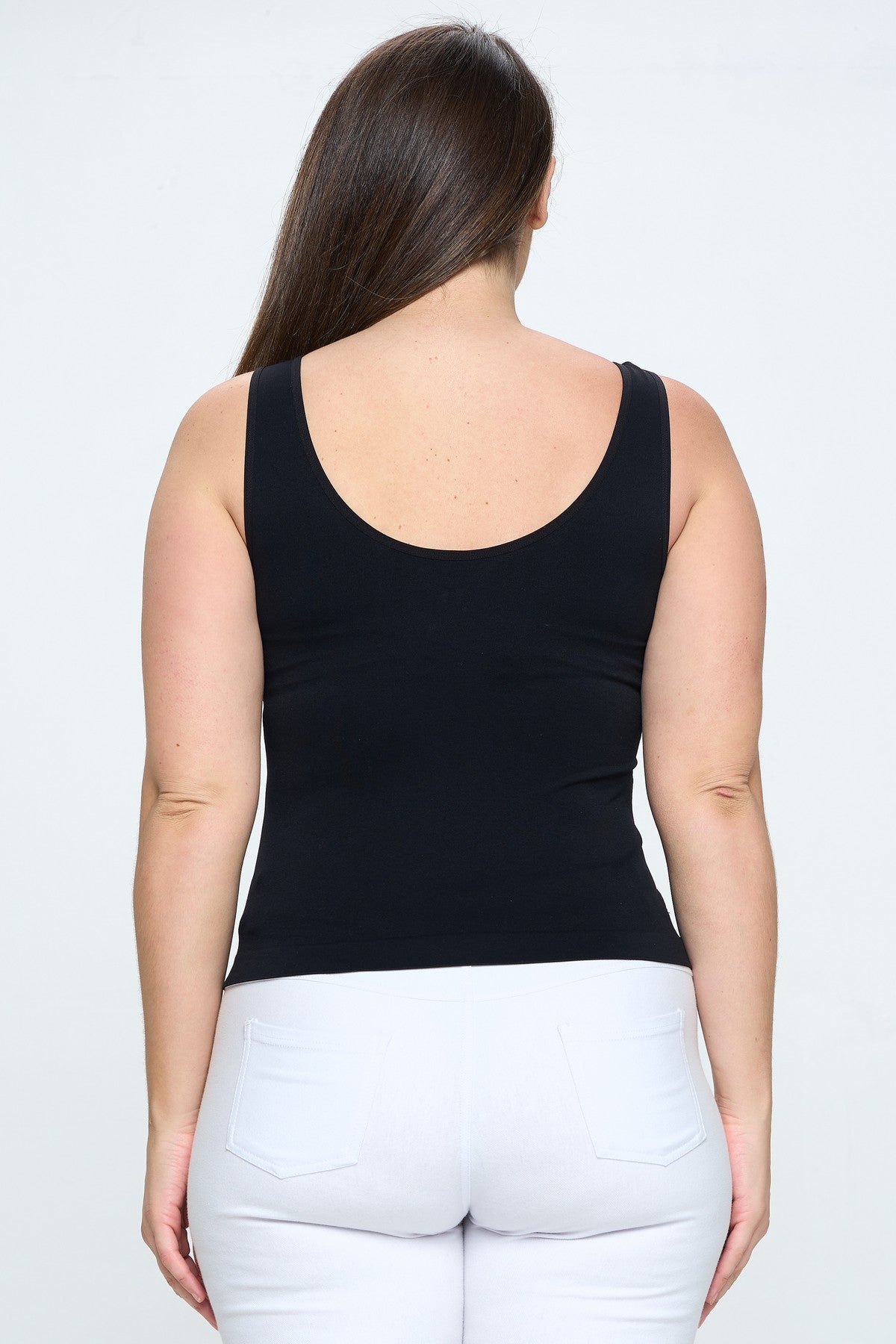 SLEEK & SEAMLESS REVERSIBLE NECKLINE TANK