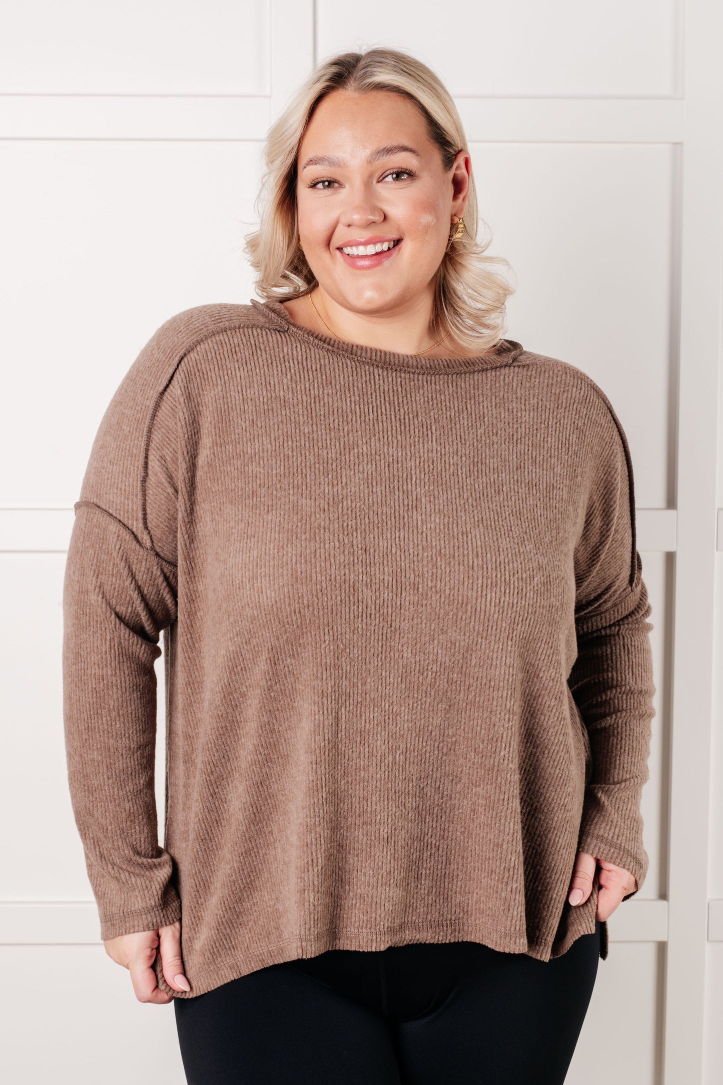 ONLINE EXCLUSIVE RIBBED HACCI SWEATER IN MOCHA