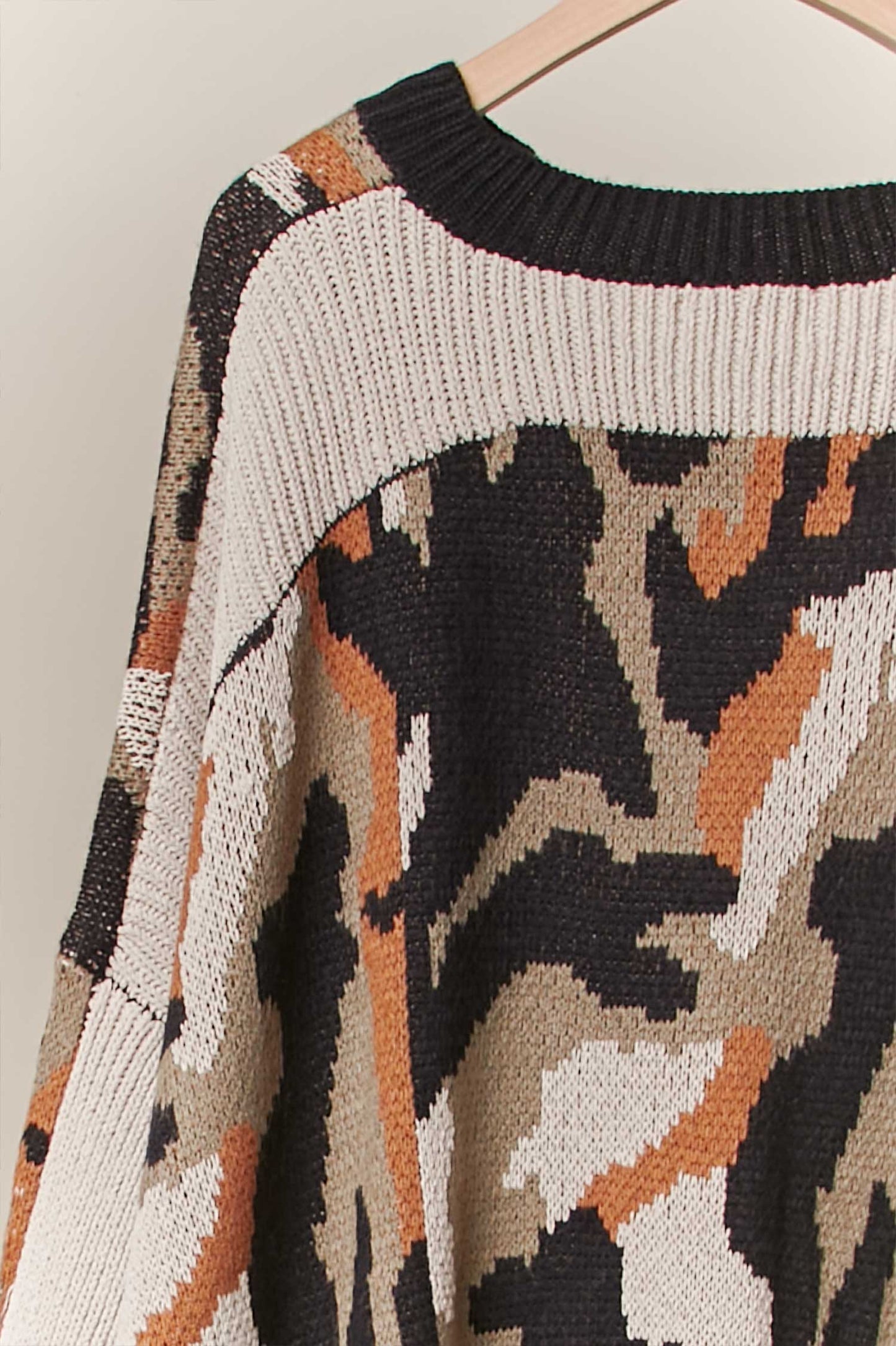 SOFT PULLOVER WITH CAMOUFLAGE DETAILS TOP