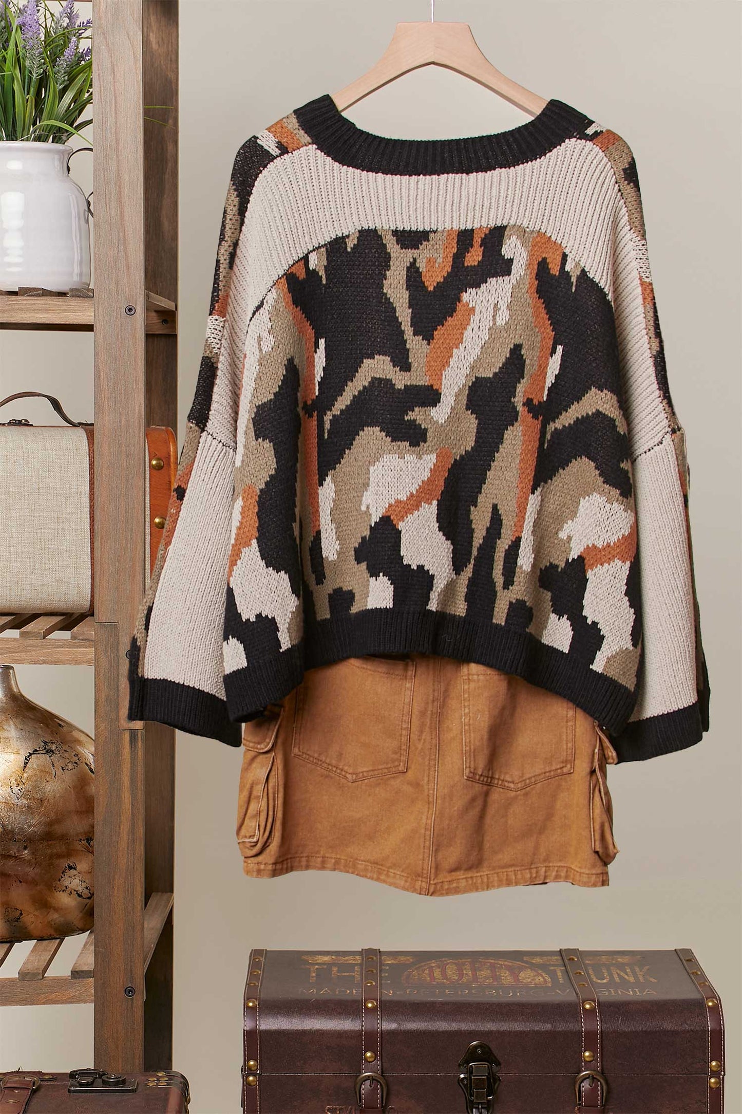 SOFT PULLOVER WITH CAMOUFLAGE DETAILS TOP