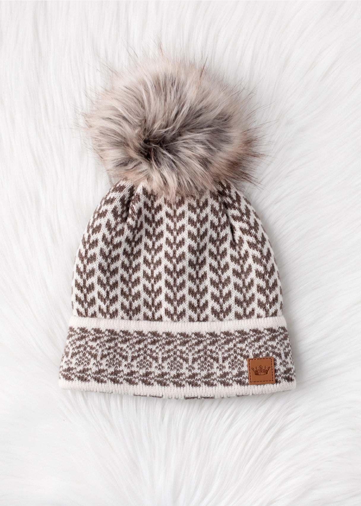 BIEGE & TAUPE PATTERNED POM HAT