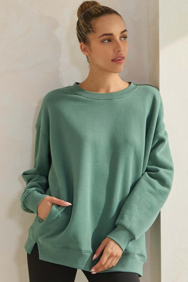 COZY WEAR EVERYWHERE FLEECE CREWNECK SWEATSHIRT