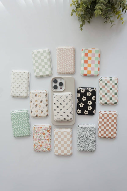 PATTERNED MAGNET PHONE WALLET