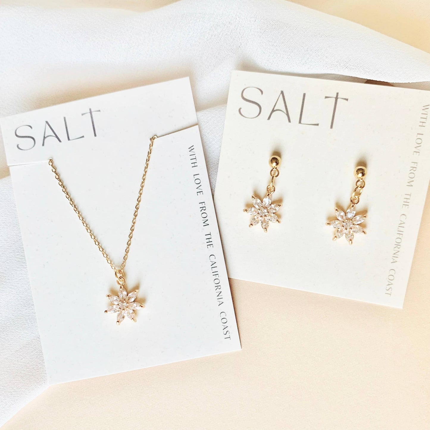 CRYSTAL FLOWER NECKLACE | gold | diamond flower necklace